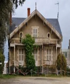 Chalet Abandonné, Le Mail